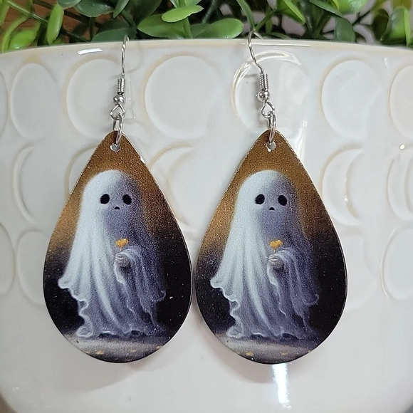 🔥LAST PAIR🔥 SWEET GHOST GIRL WOOD DROP EARRINGS - Picture 1 of 7